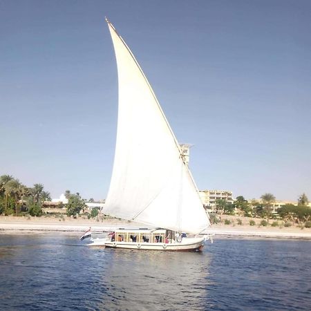 Nile Felucca Adventure 호텔 아스완 외부 사진