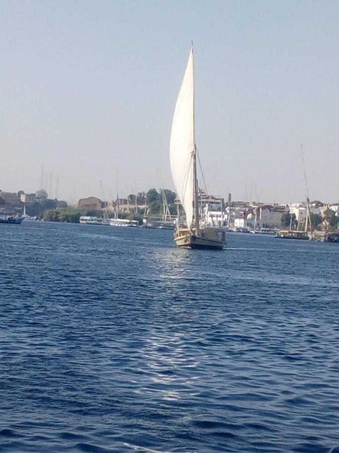 Nile Felucca Adventure 호텔 아스완 외부 사진