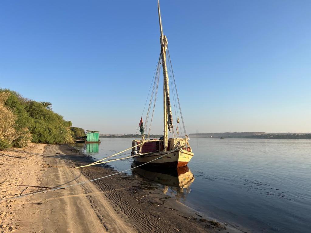 Nile Felucca Adventure 호텔 아스완 외부 사진