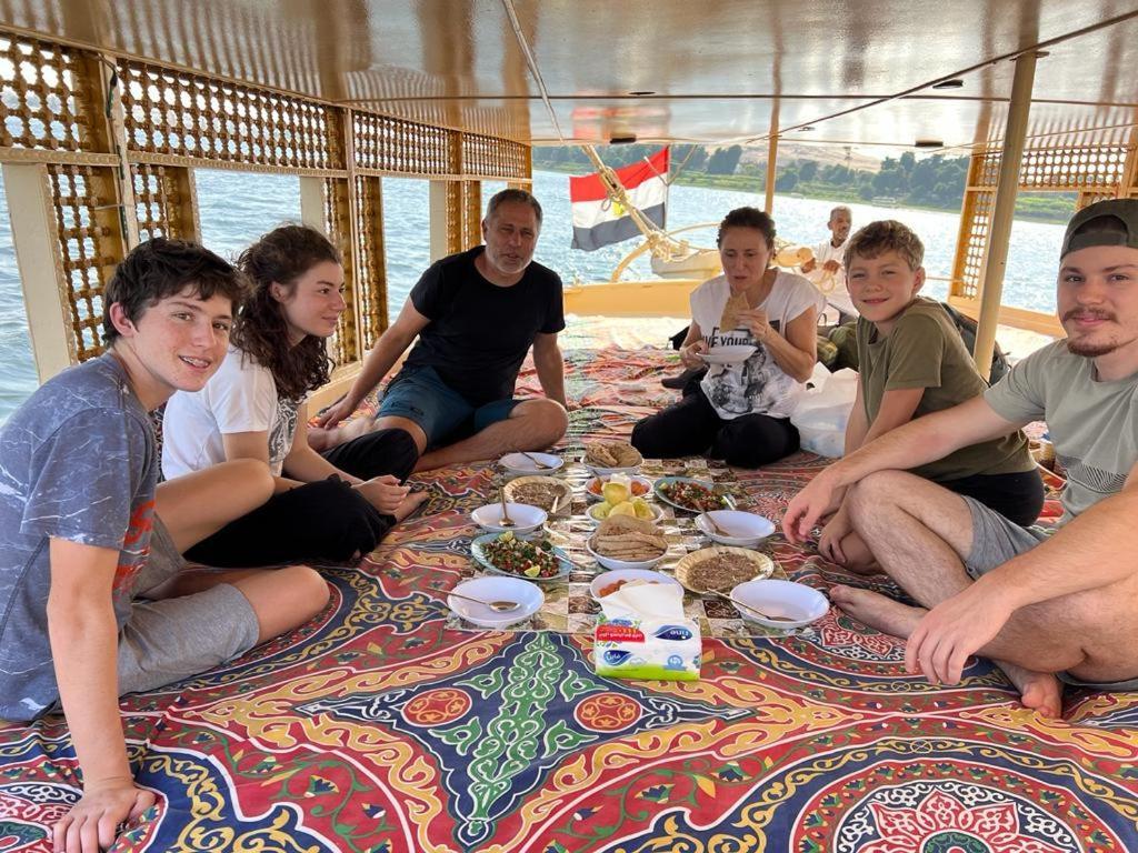 Nile Felucca Adventure 호텔 아스완 외부 사진